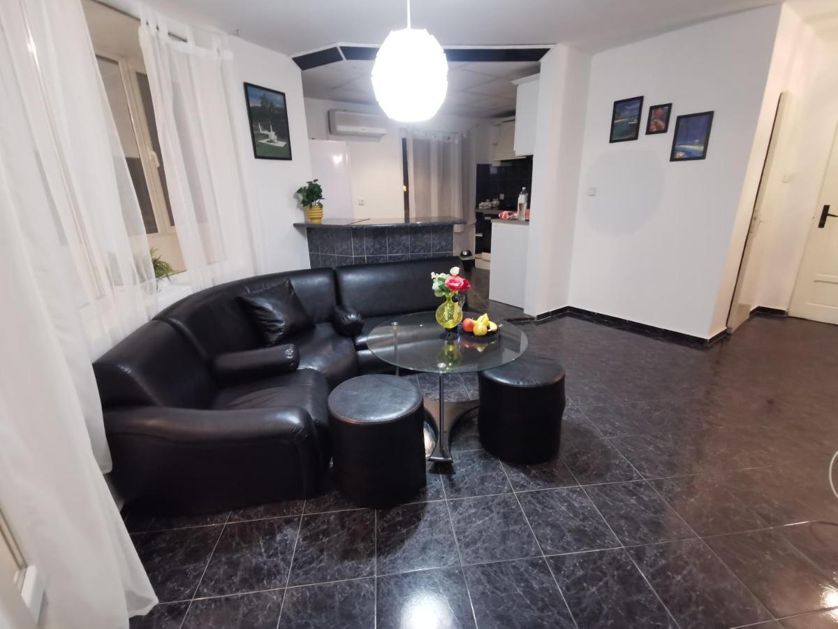 Maisonette In The Center Of Varna Two Bedrooms Free Parking Eksteriør bilde