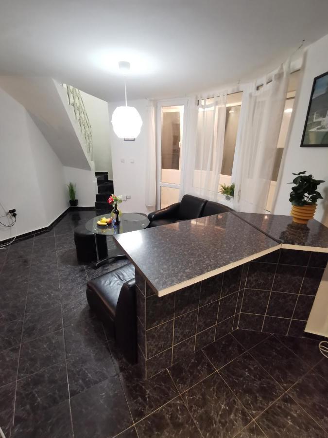 Maisonette In The Center Of Varna Two Bedrooms Free Parking Eksteriør bilde